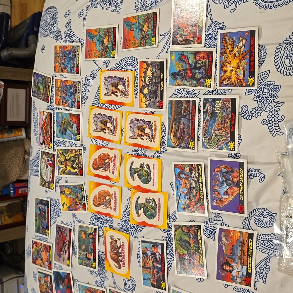 1988 Topps Dinosaurs Attack! Cards excellent
